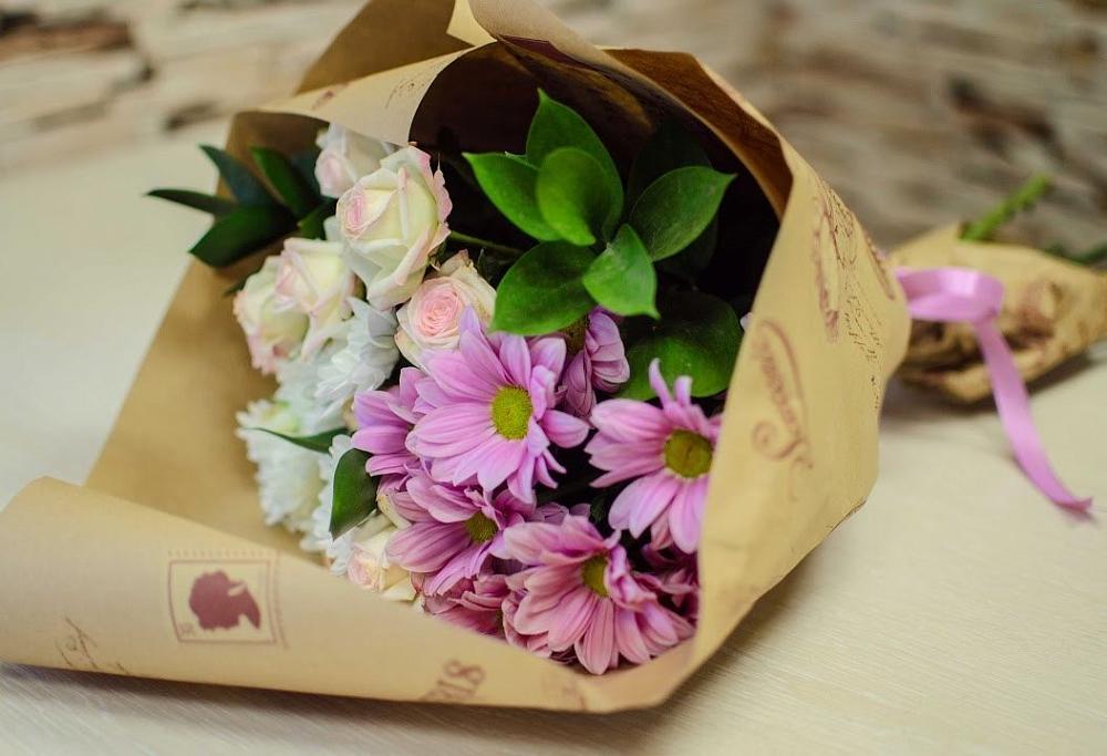 Букет цветов из: Розы и Хризантемы в Омсукчан