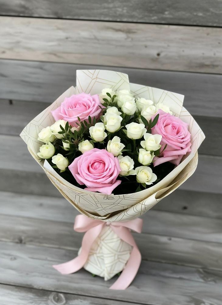 Букет цветов из: Розы в Омсукчан
