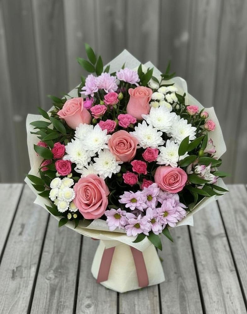 Букет цветов из: Альстромерии, Гвоздики, Розы и Хризантемы в Омсукчан