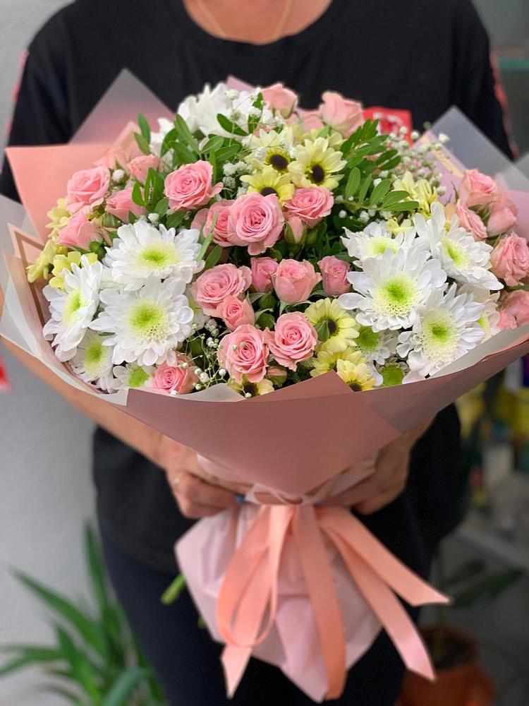 Букет цветов из: Розы и Хризантемы в Омсукчан