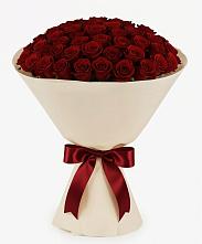 Букет 101 Бордовая роза Блэк Бакарра в Омсукчан