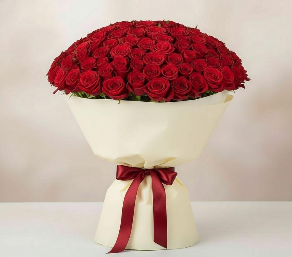 Букет 101 Красная роза Милано в Омсукчан