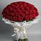 Букет 101 Красная роза Блэк Мэджик в Омсукчан