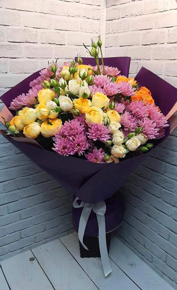 Букет цветов из: Хризантемы и Розы в Омсукчан