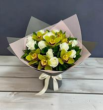 Букет цветов из:  Орхидеи и Розы в Омсукчан