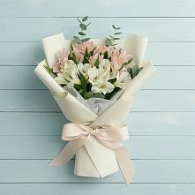 Букет цветов из:  Альстромерии в Омсукчан