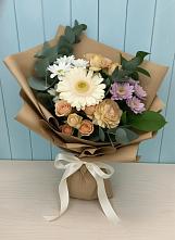 Букет цветов из:  Герберы и Хризантемы в Омсукчан