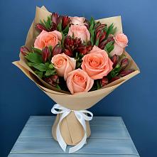 Букет цветов из:  Розы и Альстромерии в Омсукчан