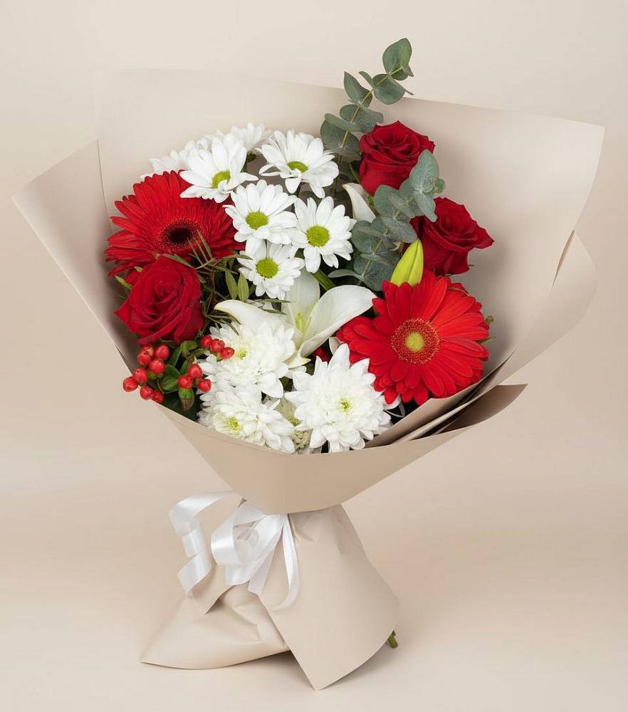 Букет цветов из: Розы, Хризантемы, Герберы и Лилии в Омсукчан