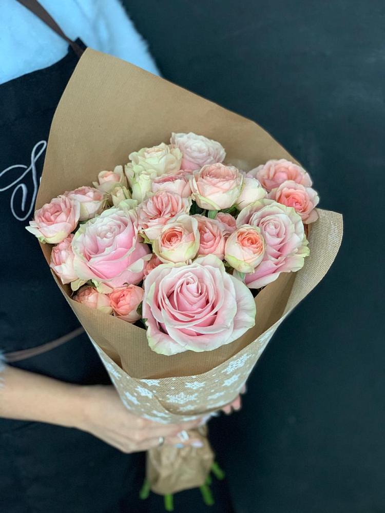 Букет цветов из: Хризантемы и Розы в Омсукчан