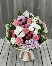 Букет цветов из:  Альстромерии, Гвоздики, Розы и Хризантемы в Омсукчан