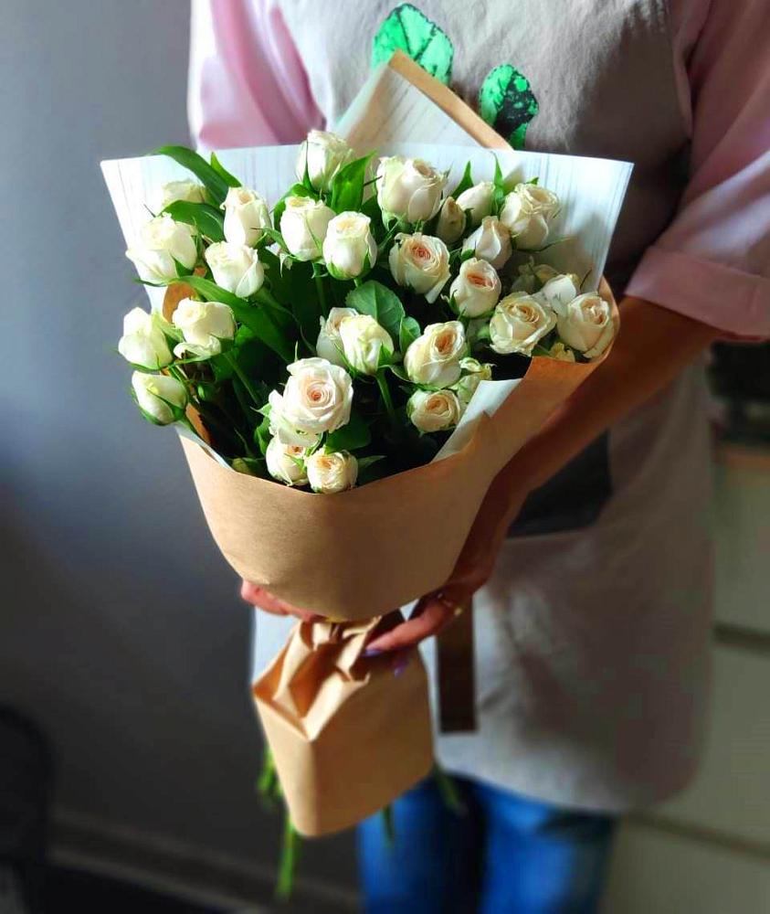 Букет цветов из: Розы в Омсукчан