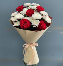 Букет цветов из:  Розы и Хризантемы в Омсукчан