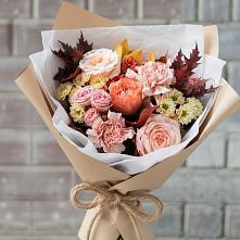 Букет цветов из:  Гвоздики, Хризантемы и Розы в Омсукчан