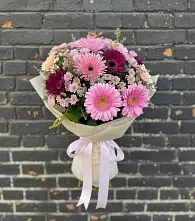 Букет цветов из:  Герберы и Хризантемы в Омсукчан