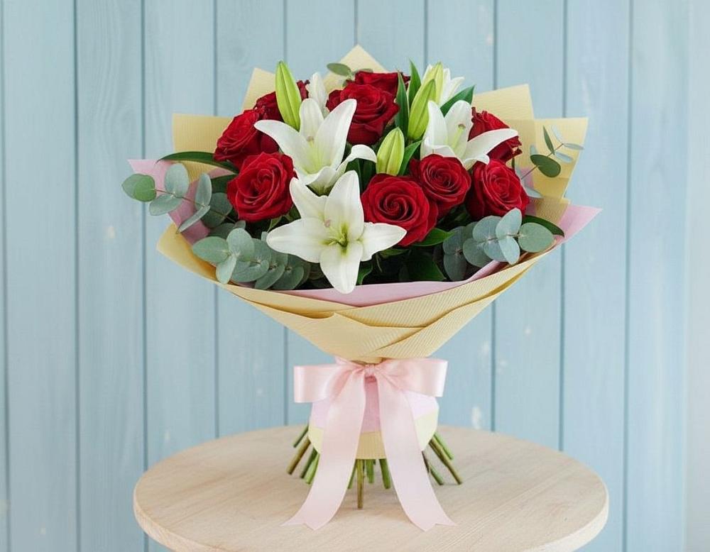 Букет цветов из: Лилии и Розы в Омсукчан