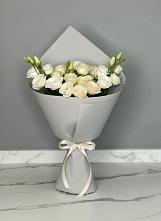 Букет цветов из:  Розы и Лизиантусы #REPLACE_PRED# Омсукчан